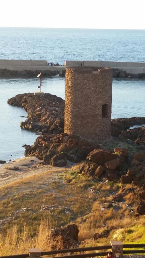 La Tartaruga Spiaggiata - Bilocale Centrale A Pochi Metri Dalla Spiaggia Кастельсардо Екстер'єр фото